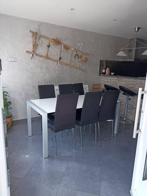 Appartement De 70M2 Tout Equipe Hargarten-aux-Mines 外观 照片